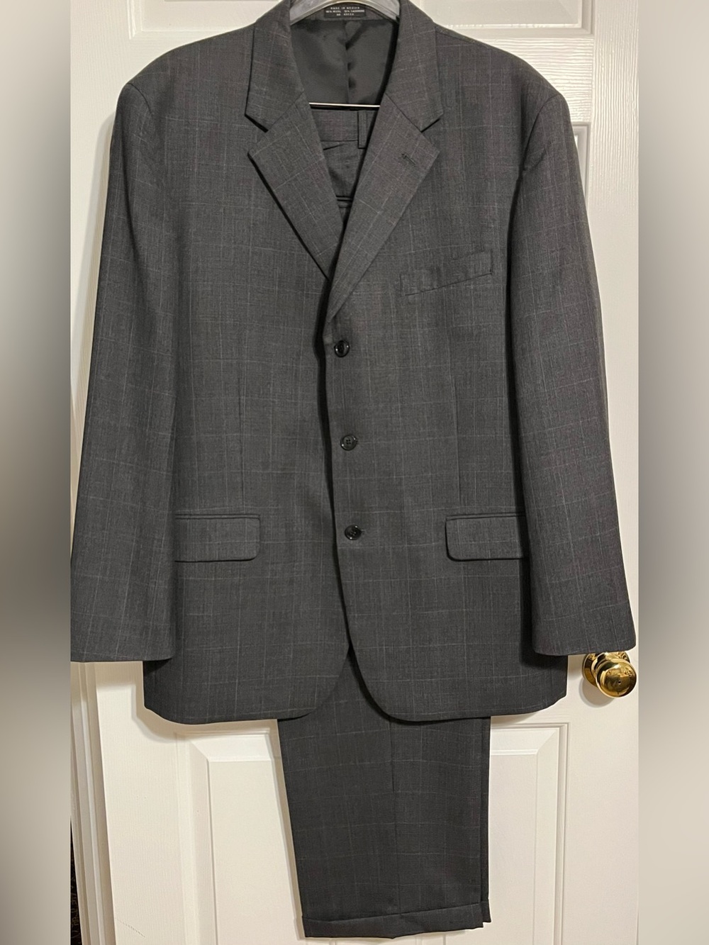 Jones New York S&K Famous Brands Men's Charcoal Suit Blazer and Trousers - Picture 1 of 4